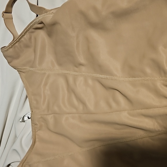 Shapewear - Picture 2 of 6